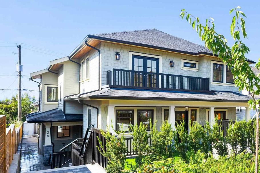 261 W 6th Street North Vancouver, BC - 1