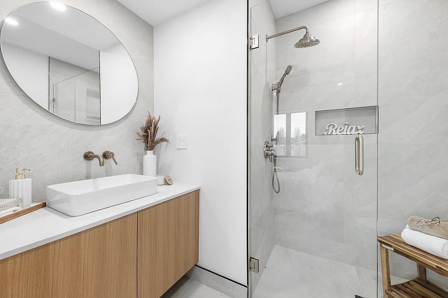 2 4889 Moss Street Vancouver, BC - 28