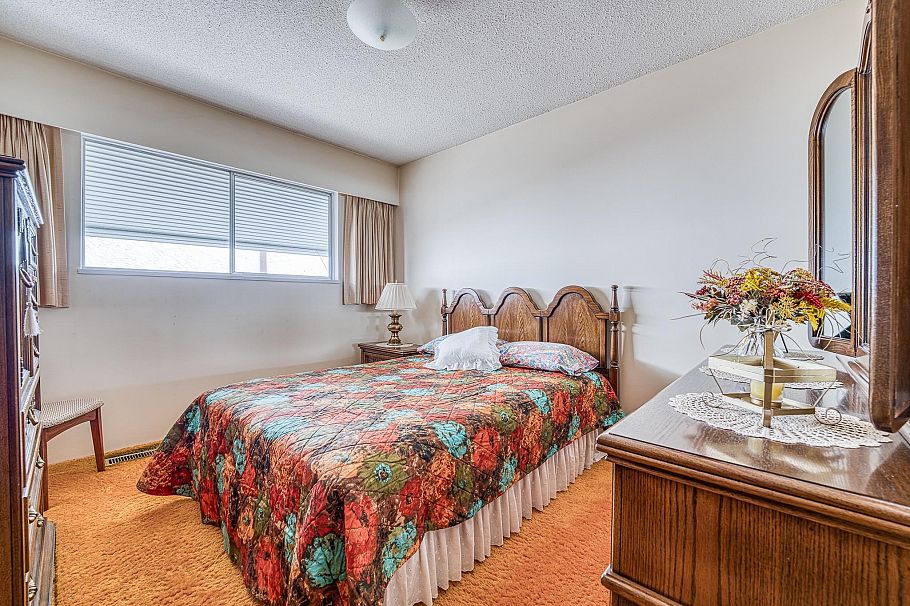 896 E 56th Avenue Vancouver, BC - 12