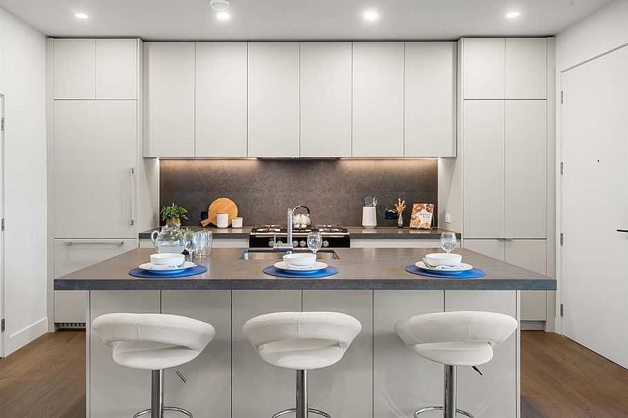 1 620 E 46th Avenue Vancouver, BC - 9