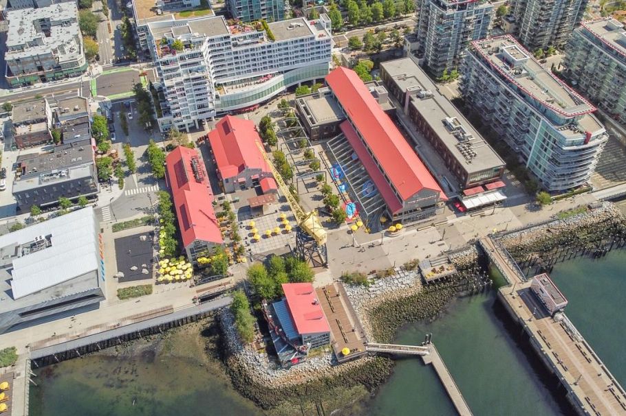 307 100 E Esplanade Avenue North Vancouver, BC - 37