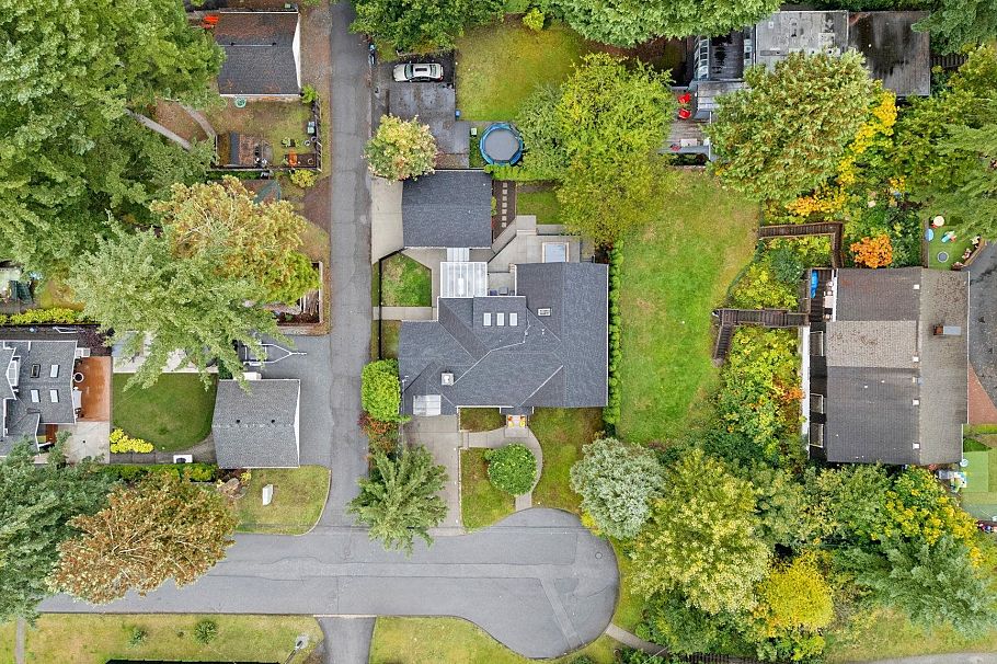 2140 Pemberton Avenue North Vancouver, BC - 40