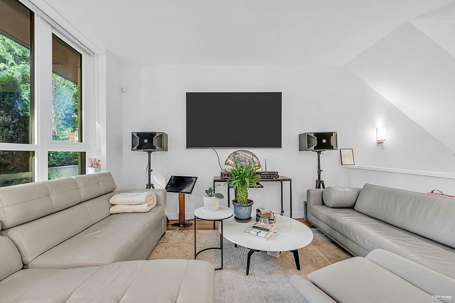 TH-5 5410 Shortcut Road Vancouver, BC - 6