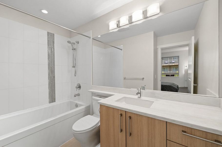 304 139 W 22nd Street North Vancouver, BC - 15