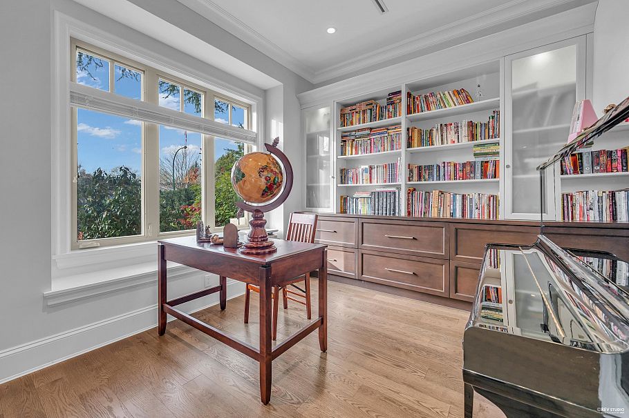 7458 Maple Street Vancouver, BC - 4