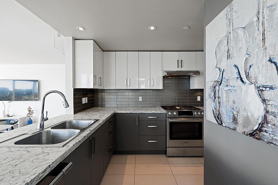 1202 1383 Marinaside Crescent Vancouver, BC - 9