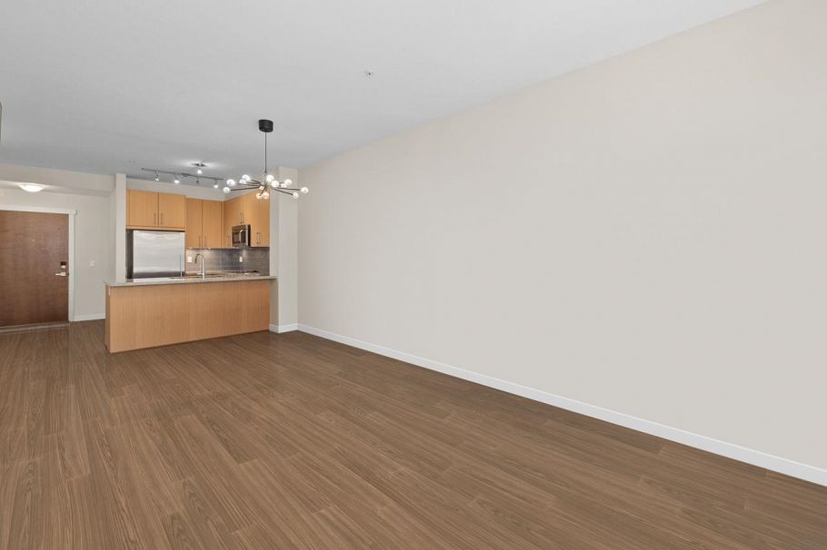 304 139 W 22nd Street North Vancouver, BC - 8