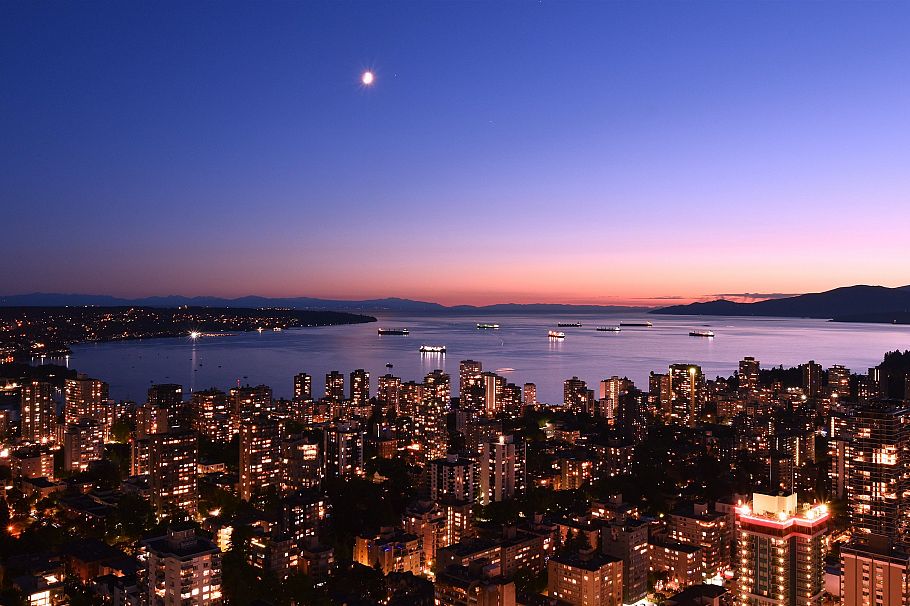 5104 1128 W Georgia Street Vancouver, BC - 1