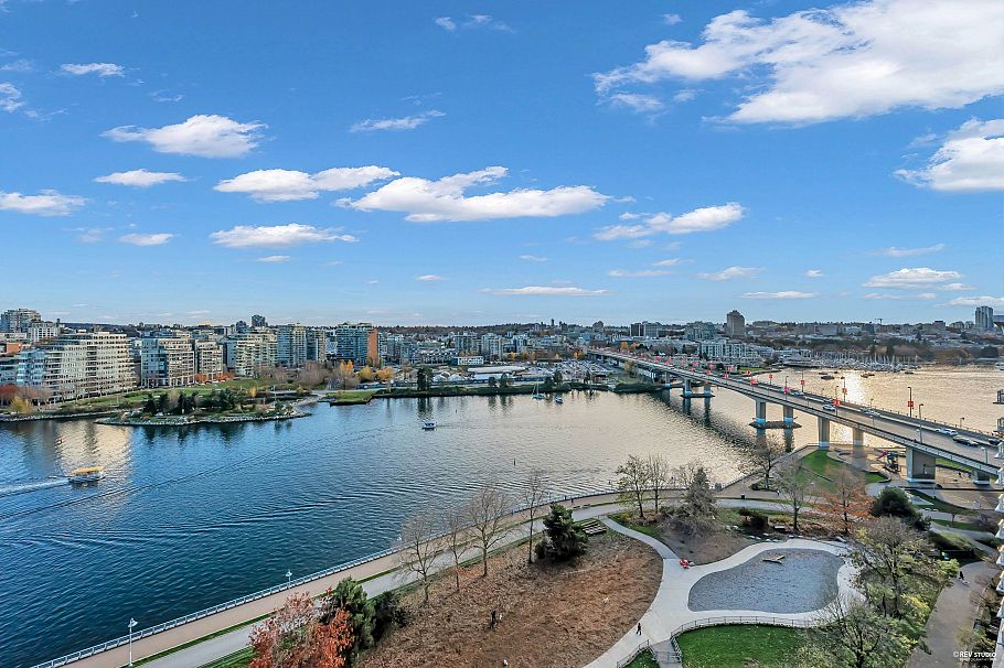 1906 918 Cooperage Way Vancouver, BC - 33