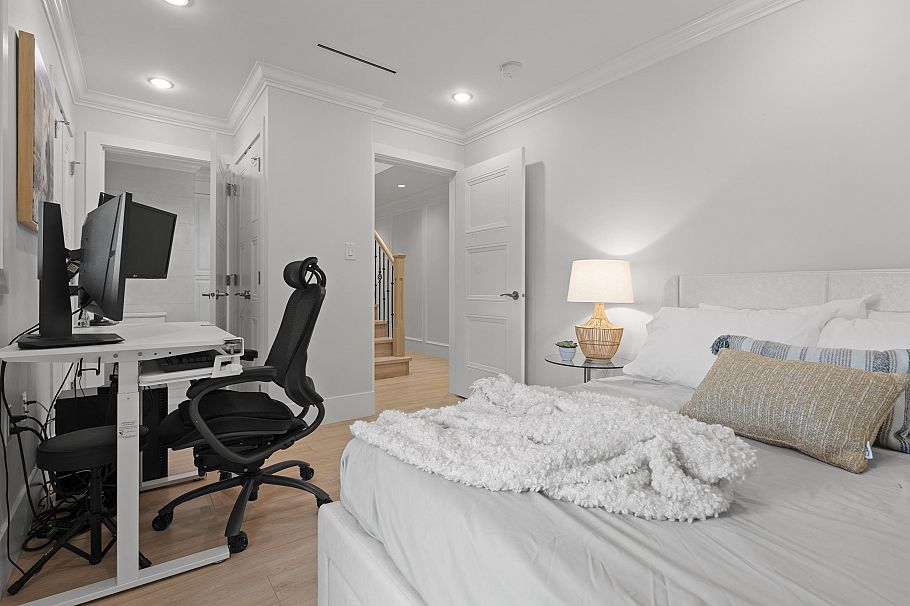 2377 W 7th Avenue Vancouver, BC - 28