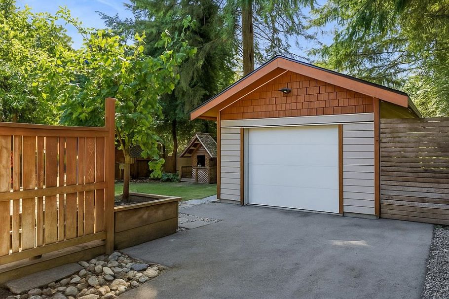 2433 Philip Avenue North Vancouver, BC - 39