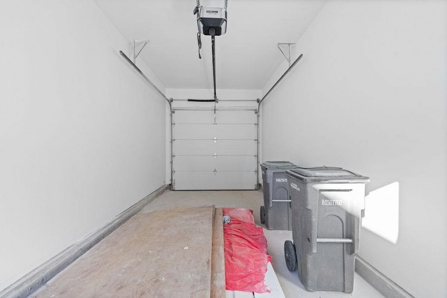 2 2447 E 41st Avenue Vancouver, BC - 36