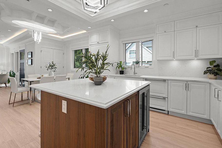 2377 W 7th Avenue Vancouver, BC - 16