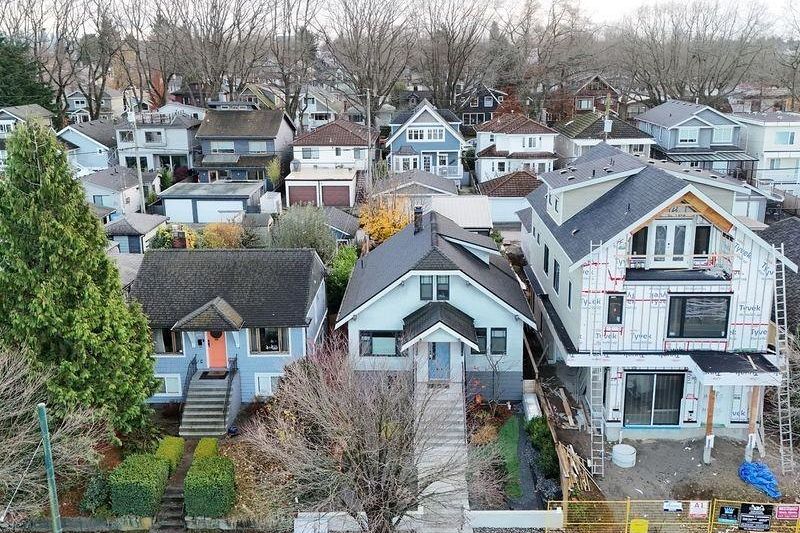 2640 Mcgill Street Vancouver, BC - 5