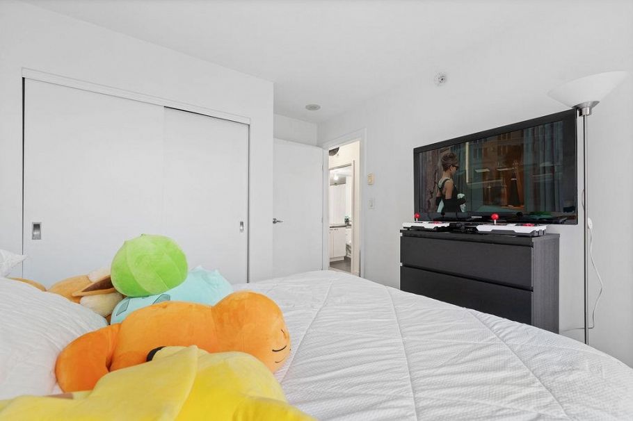 2205 111 W Georgia Street Vancouver, BC - 16