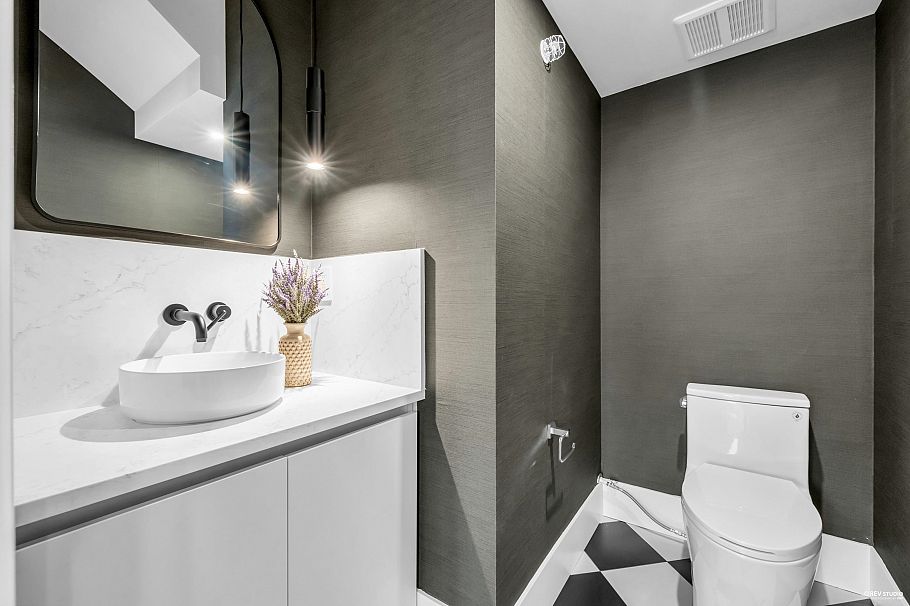 2917 Charles Street Vancouver, BC - 13