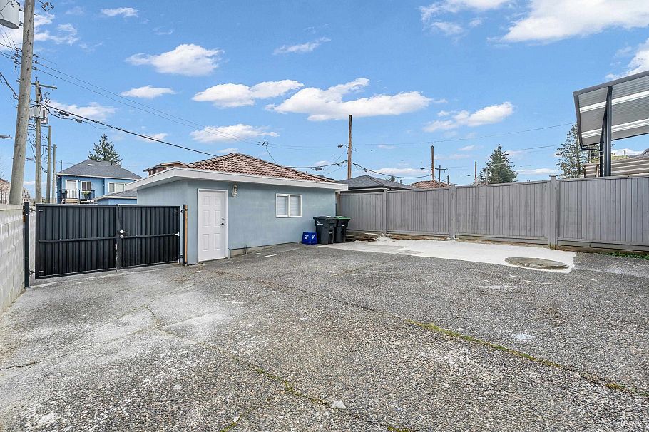 719 E 27th Avenue Vancouver, BC - 34