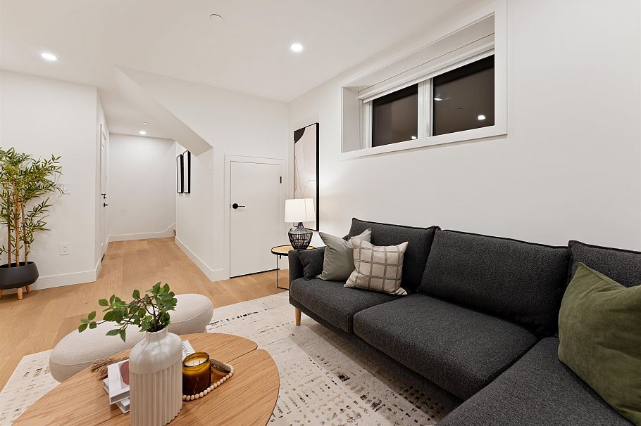 1 1765 Graveley Street Vancouver, BC - 30