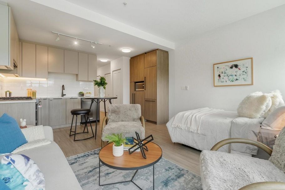 208 2408 Grant Street Vancouver, BC - 13