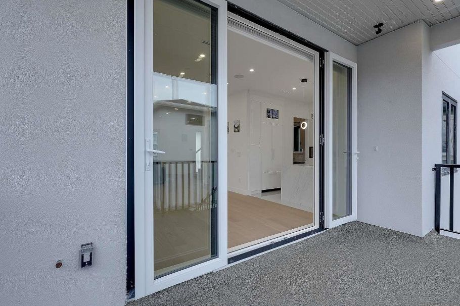 3073 E 3rd Avenue Vancouver, BC - 33