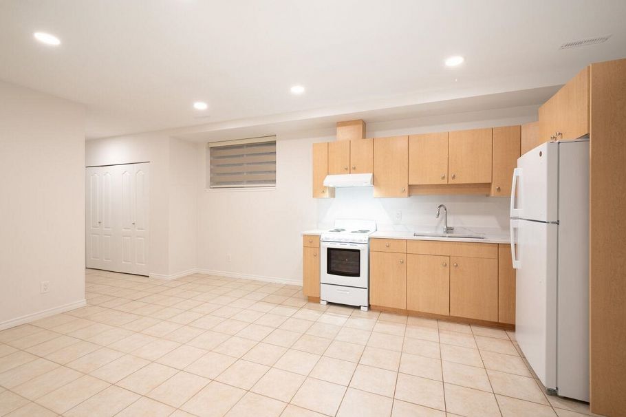 4080 St. Pauls Avenue North Vancouver, BC - 26