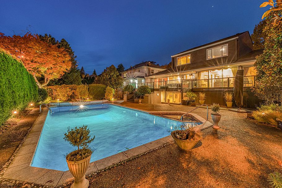 1428 W 37th Avenue Vancouver, BC - 2