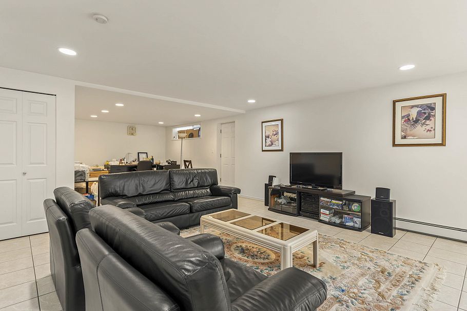 1270 W 46th Avenue Vancouver, BC - 26