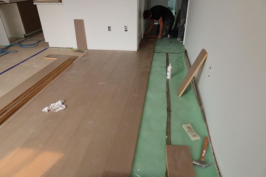 A 2735 W 8th Avenue Vancouver, BC - 12