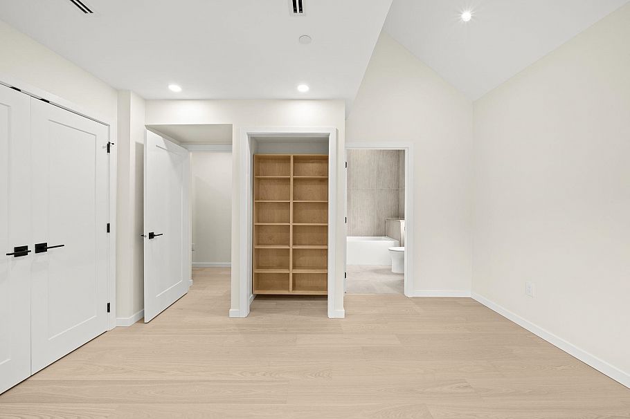 1 2091 E 20th Avenue Vancouver, BC - 19