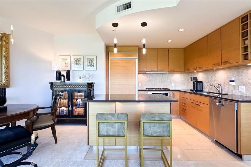 401 1925 Alberni Street Vancouver, BC - 13