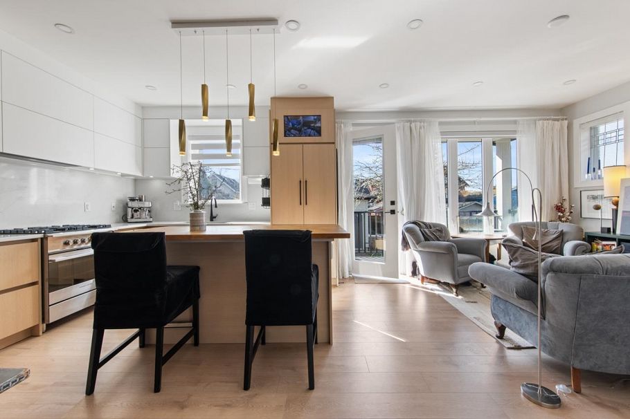 2558 Dundas Street Vancouver, BC - 5