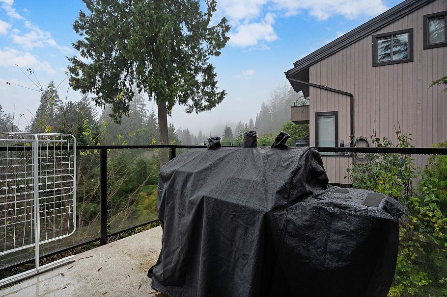 5625 Eagle Court North Vancouver, BC - 11