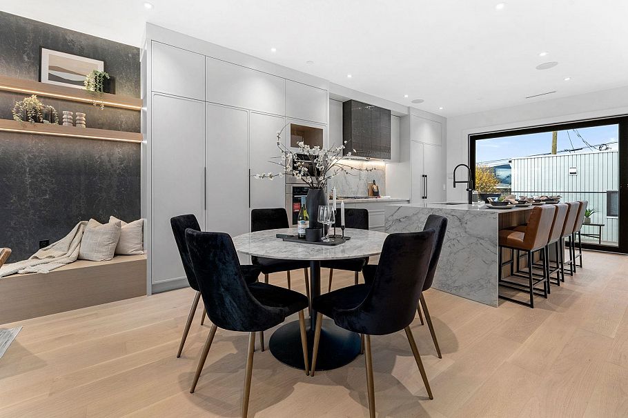 3679 Pandora Street Vancouver, BC - 3