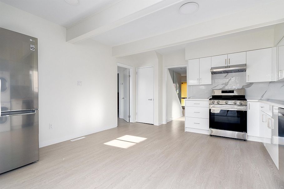 3727 W 20TH AVENUE Vancouver, BC - 10