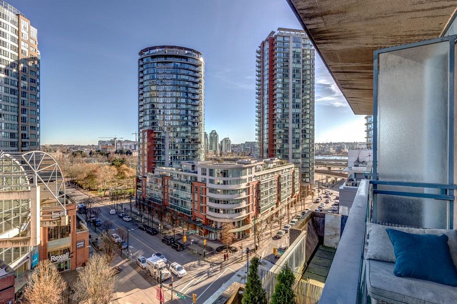 809 555 Abbott Street Vancouver, BC - 35