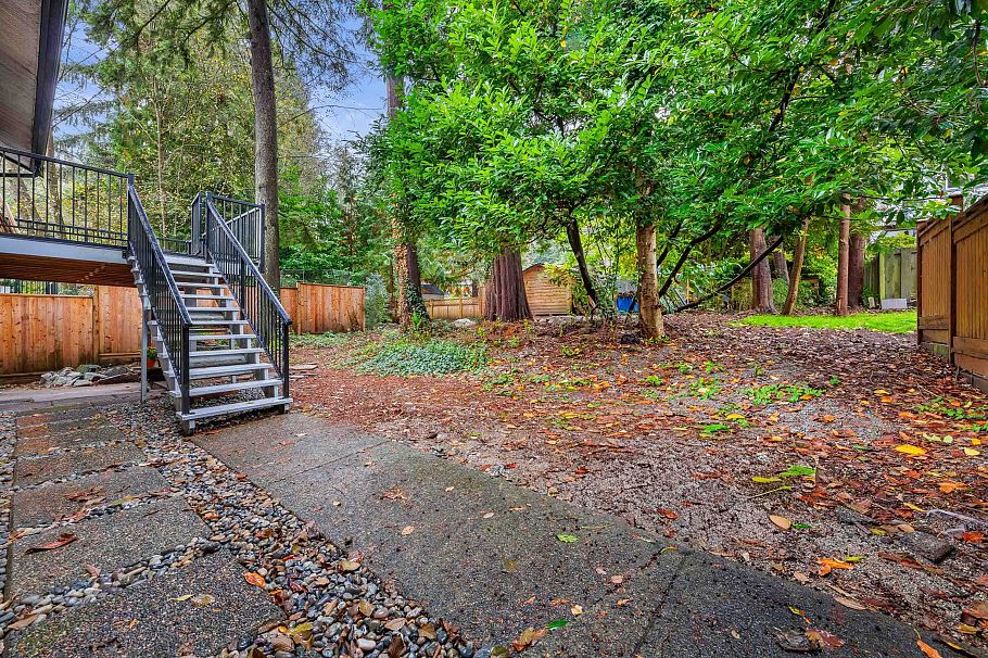 1777 Caledonia Avenue North Vancouver, BC - 35