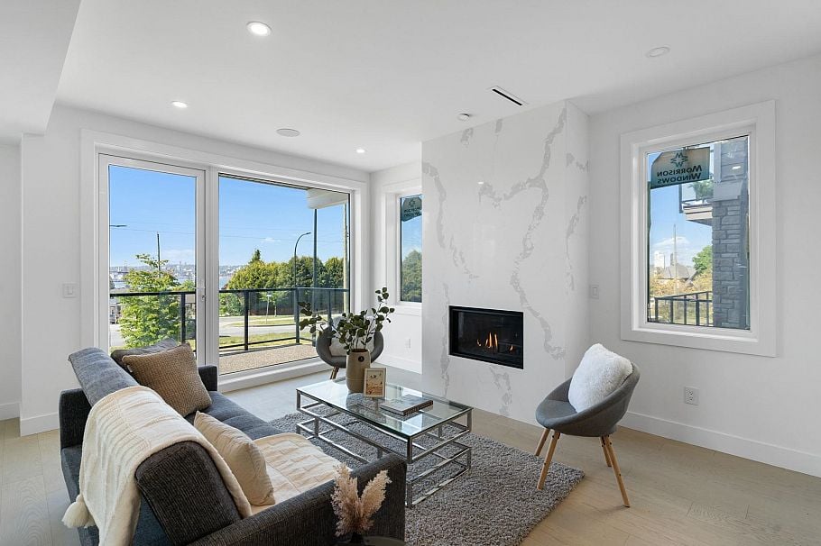 340 E Keith Road North Vancouver, BC - 2