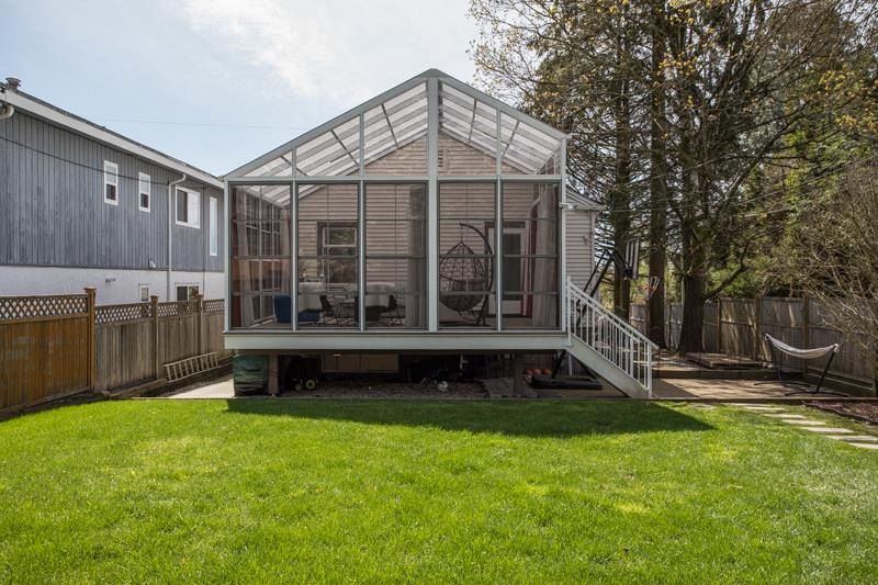 344 W 23rd Street North Vancouver, BC - 2