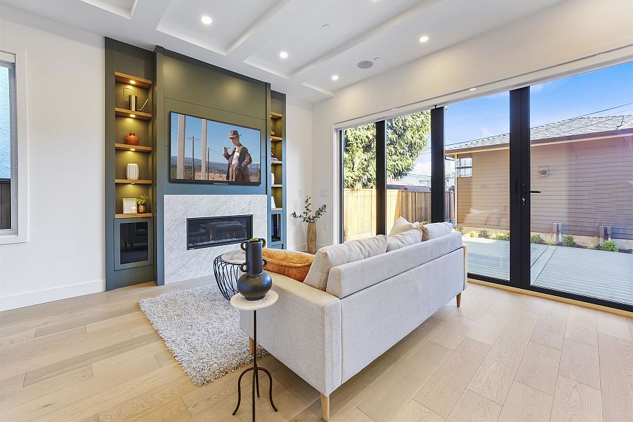 2 1322 E 13th Avenue Vancouver, BC - 3