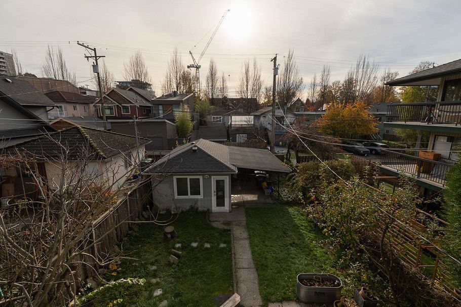 1636 Frances Street Vancouver, BC - 30