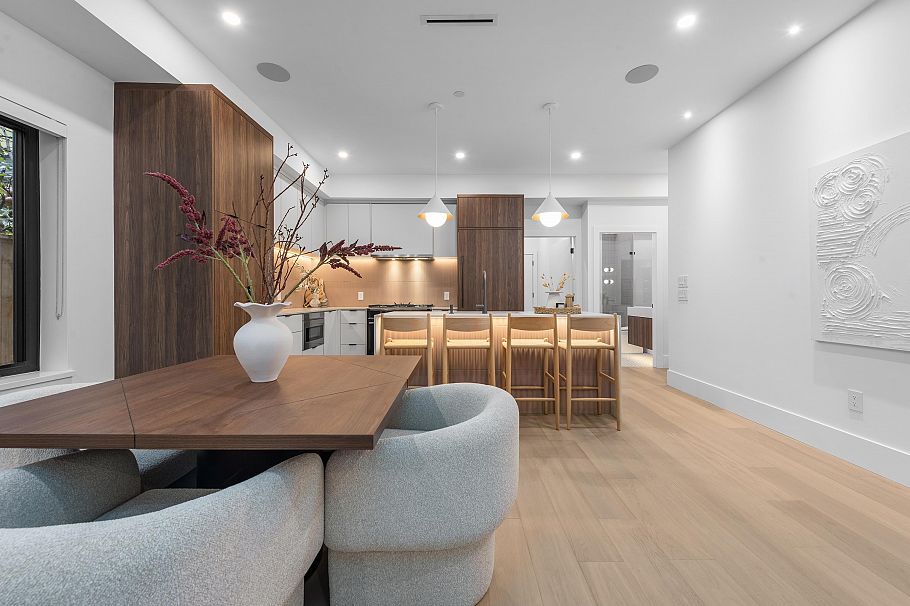 2 273 W 17th Avenue Vancouver, BC - 3