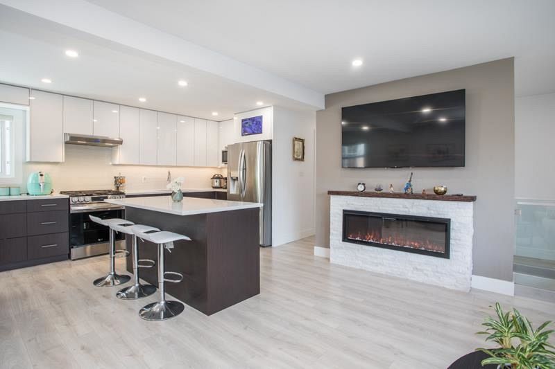 344 W 23rd Street North Vancouver, BC - 6