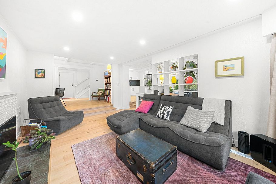 2052 Capilano Road North Vancouver, BC - 11