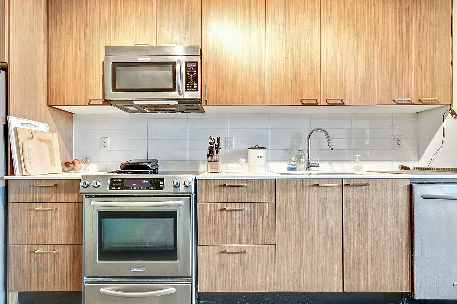 516 221 Union Street Vancouver, BC - 3