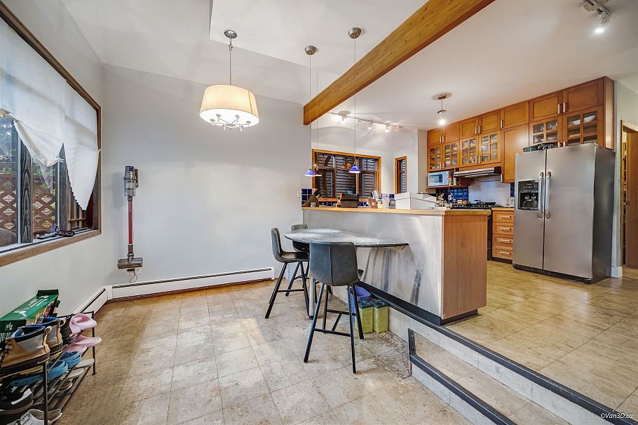 3758 W 35th Avenue Vancouver, BC - 9