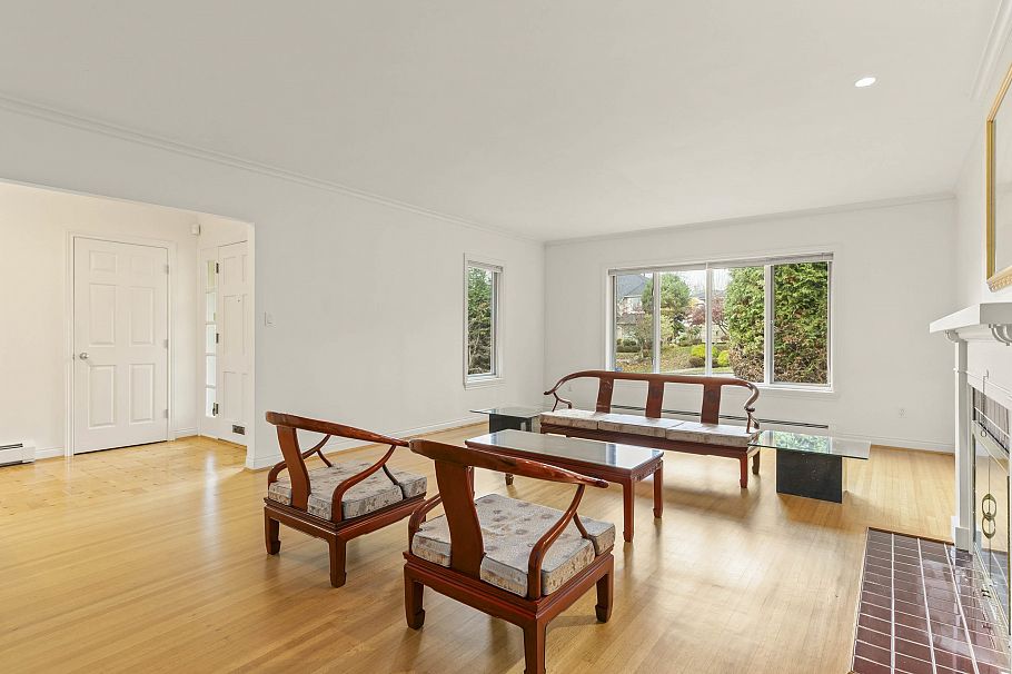 1270 W 46th Avenue Vancouver, BC - 5