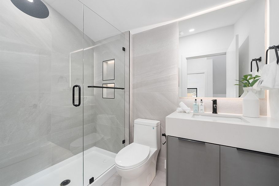 1 3118 Windsor Street Vancouver, BC - 25