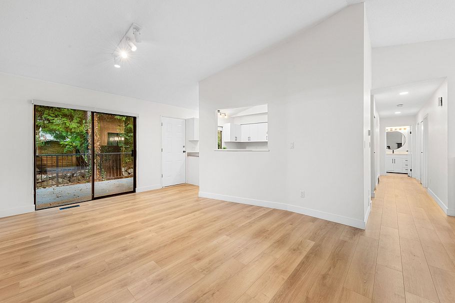 1777 Caledonia Avenue North Vancouver, BC - 6