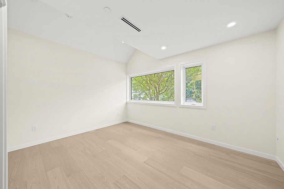 1 2091 E 20th Avenue Vancouver, BC - 20