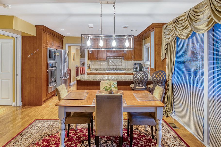 1428 W 37th Avenue Vancouver, BC - 22